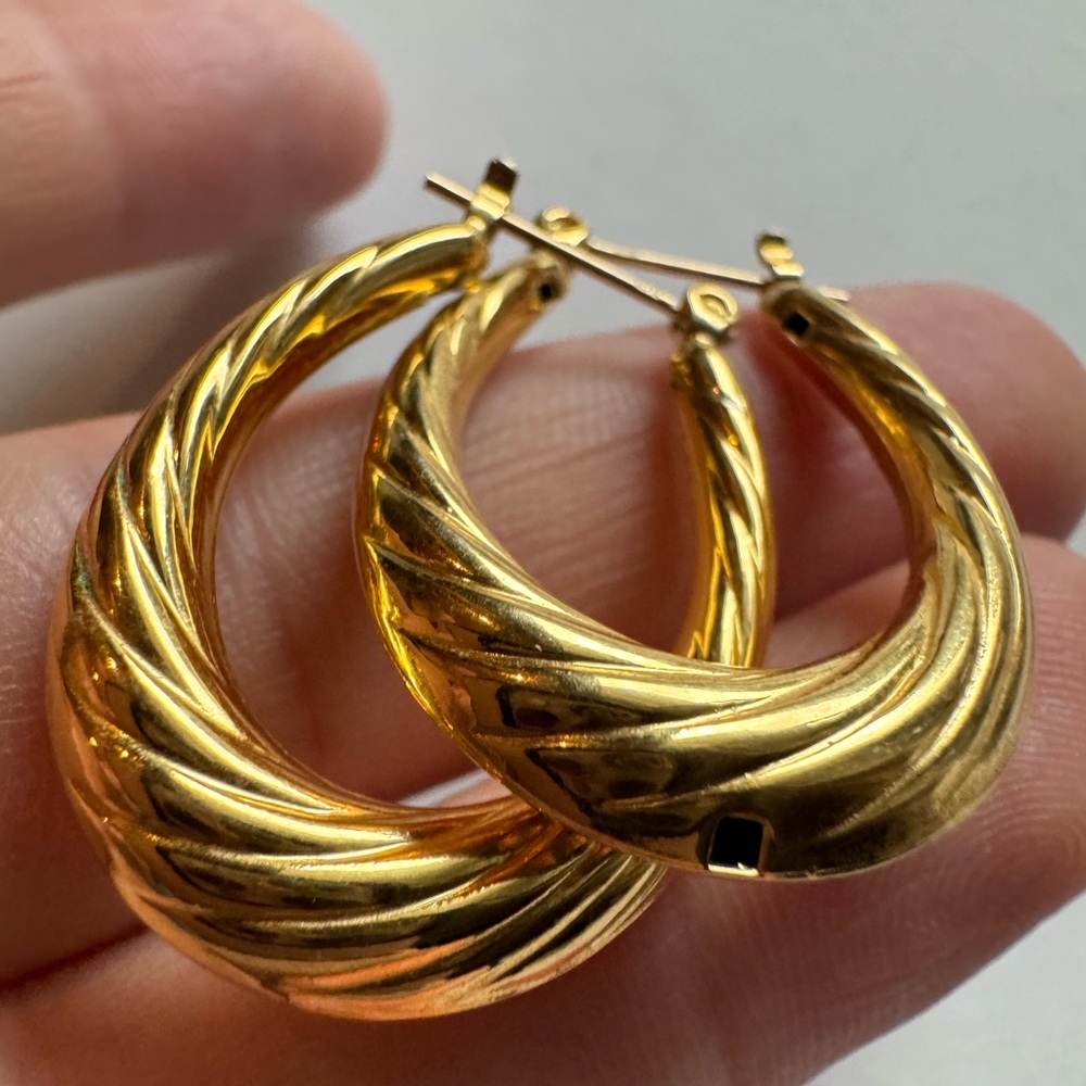 14K yellow gold large oval hoop earrings 3.8g